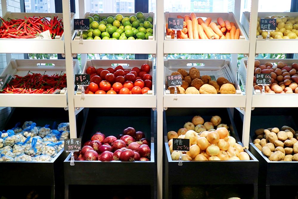 金典第六市場 有冷氣傳統菜市場 價格合理生鮮熟食素食 獨特蔬果代切服務料理更輕鬆