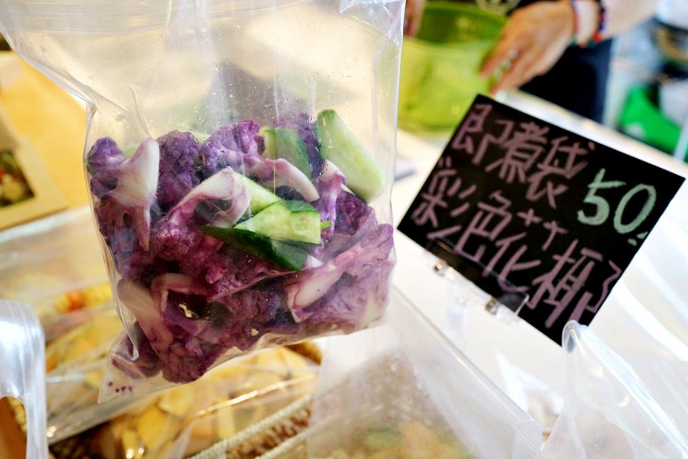金典第六市場 有冷氣傳統菜市場 價格合理生鮮熟食素食 獨特蔬果代切服務料理更輕鬆