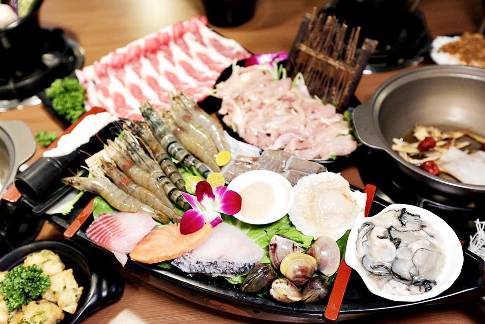 天物成鍋 台中小火鍋專賣 雙人海龍王饗宴就是要給你十種以上澎湃海鮮