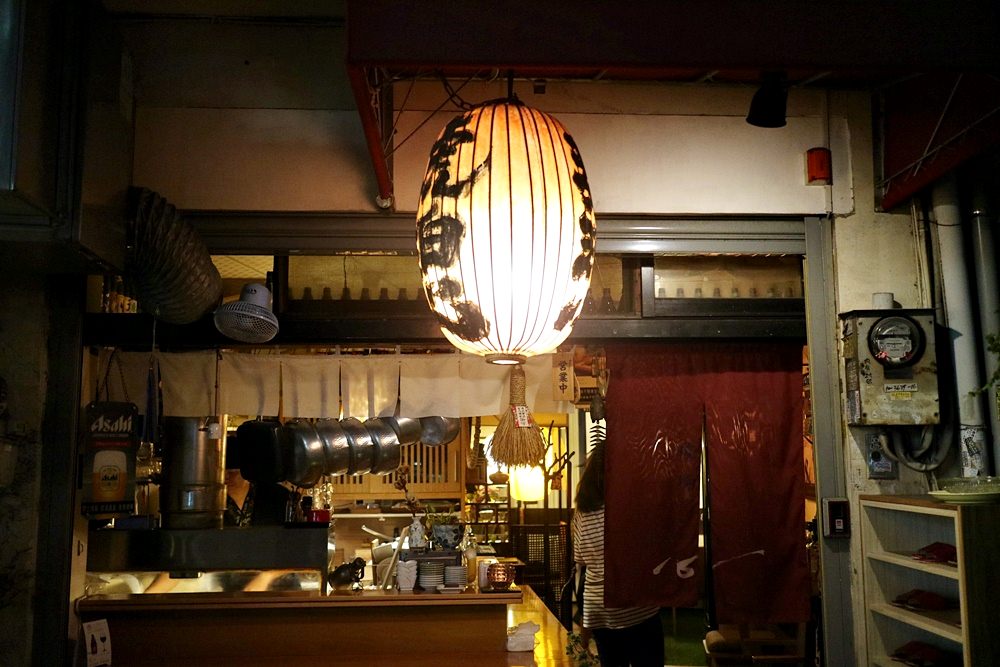 琥珀心 在一中街巷弄內遇見濃重日本風居酒屋 無菜單料理一不小心就客滿