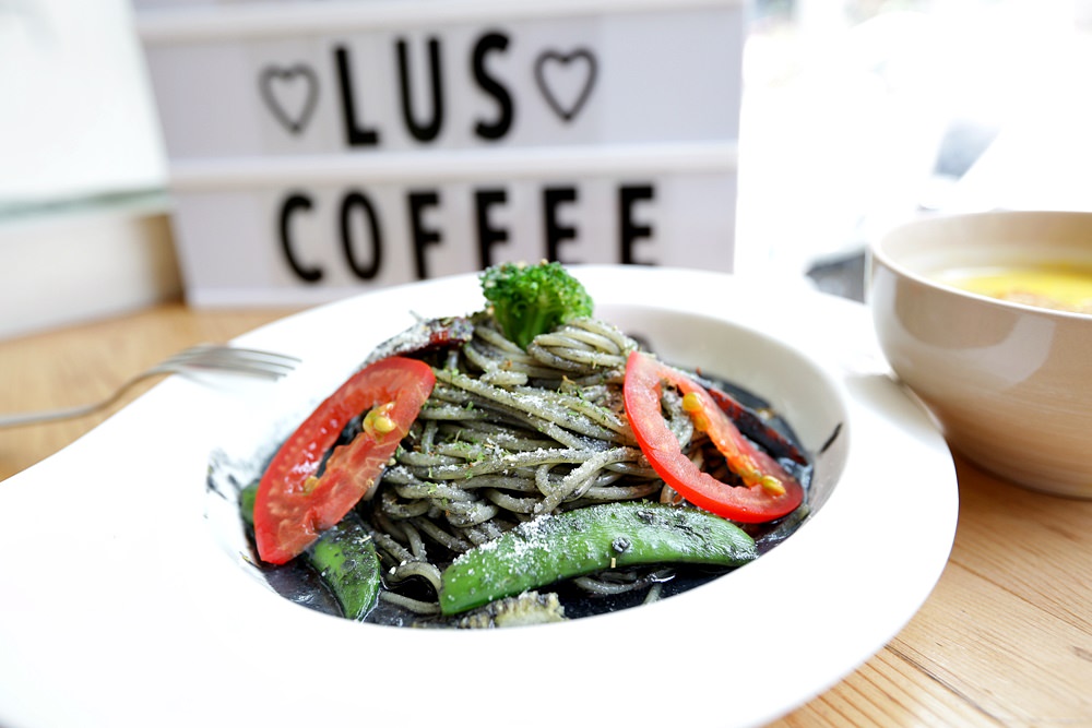 台中蔬食咖啡 盧仕咖啡 巷弄裡的文青咖啡館 肉食族也會愛的蔬食料理