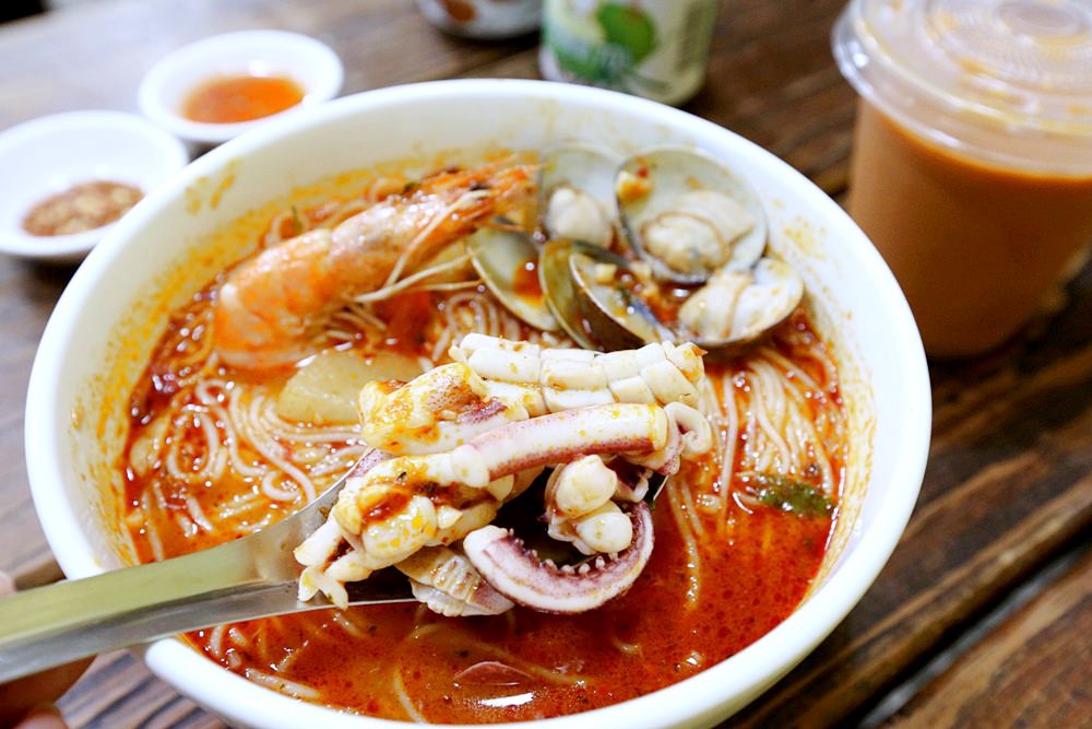 泰小葉 北平路平價泰式料理 超人氣冬央海鮮湯 泰式炸雞翅 酸辣開胃天天吃都不膩