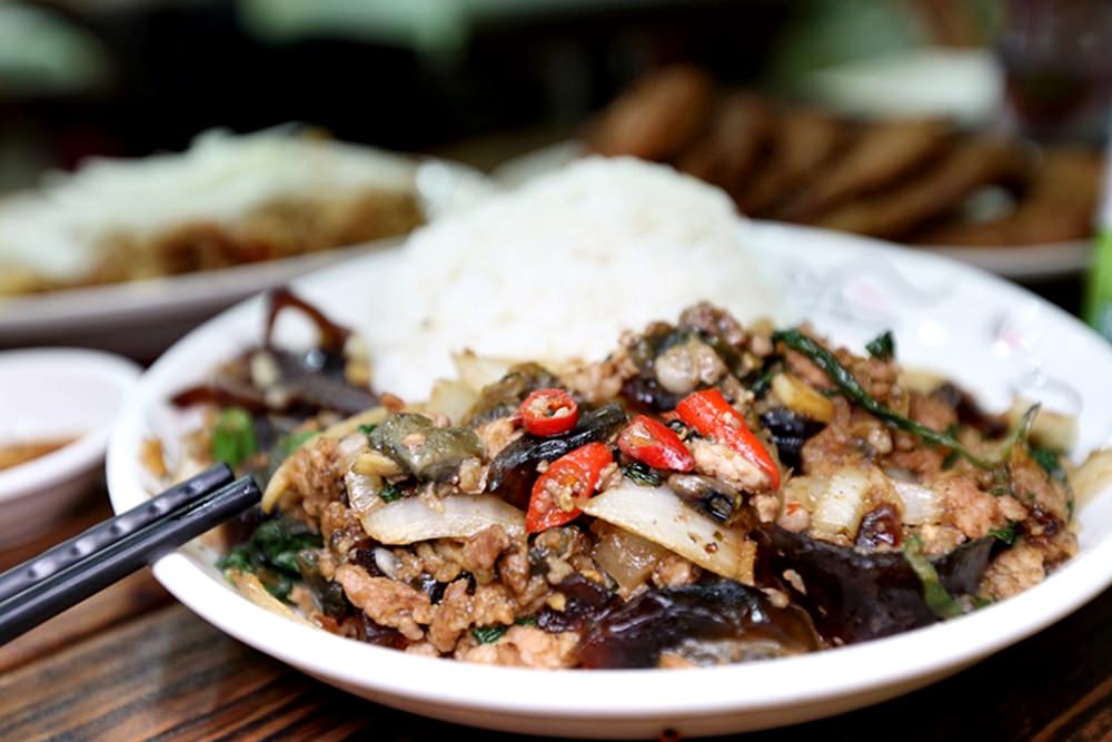 泰小葉 北平路平價泰式料理 超人氣冬央海鮮湯 泰式炸雞翅 酸辣開胃天天吃都不膩