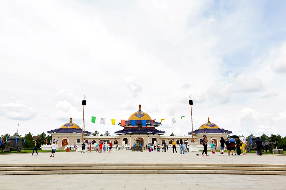 內蒙旅遊景點 蒙人信仰中心 成吉思汗陵 中國第一大敖包伊克敖包