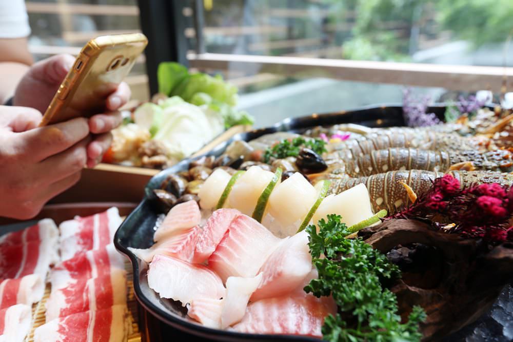 昭日堂鍋煮 比臉大青殼龍蝦+15oz安格斯牛肉+超澎湃自助吧 就是要讓你吃好又吃飽