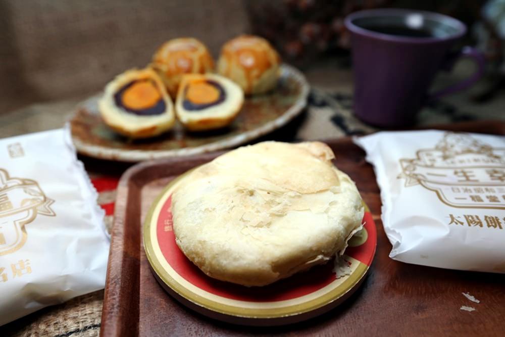 一福堂百年餅店 中秋限定菠蘿蛋黃酥錯過等明年，還有珍珠奶茶太陽餅