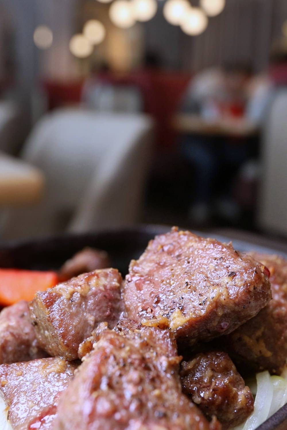 西堤牛排 新裝潢新菜單套餐$568 極厚熔岩起司牛肉堡 vs 肉肉控鐵板牛排 想吃哪一道？