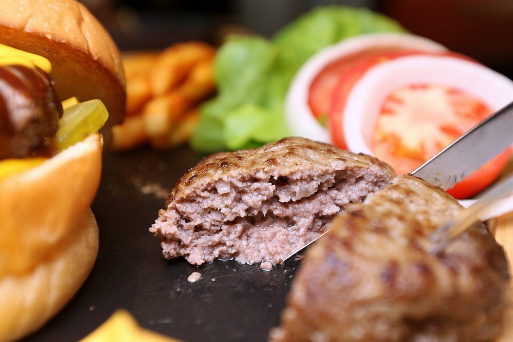 西堤牛排 新裝潢新菜單套餐$568 極厚熔岩起司牛肉堡 vs 肉肉控鐵板牛排 想吃哪一道？