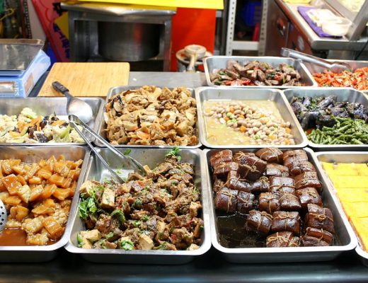 大隆路黃昏市場 大衛廚房熟食新攤進駐 清燉羊肉爐 酸菜白肉鍋 葷素菜色天天變化