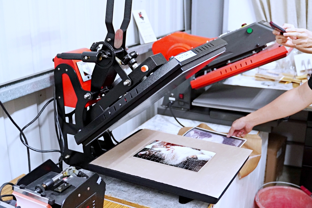 客製化拼圖印製過程-熱轉印機