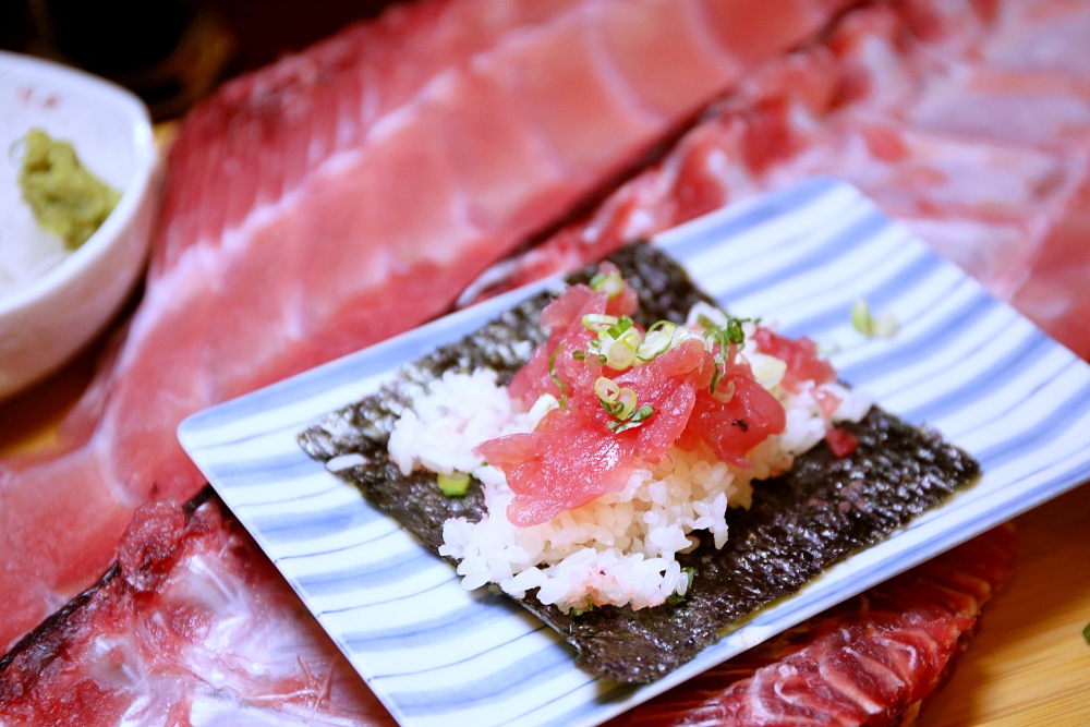 興利壽司酒場 整段鮪魚骨豪氣端上桌 滿滿日本風