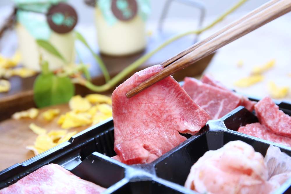 山鯨燒肉 超美九宮格燒肉 陽台烤肉趴吃起來！