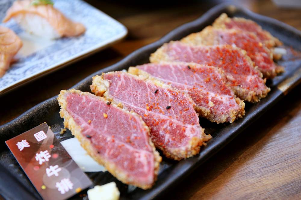 富田燒肉 北屯燒肉店推薦 一次把日本和牛燒肉以及鮮美龍蝦火鍋收進肚子裡，好滿足！