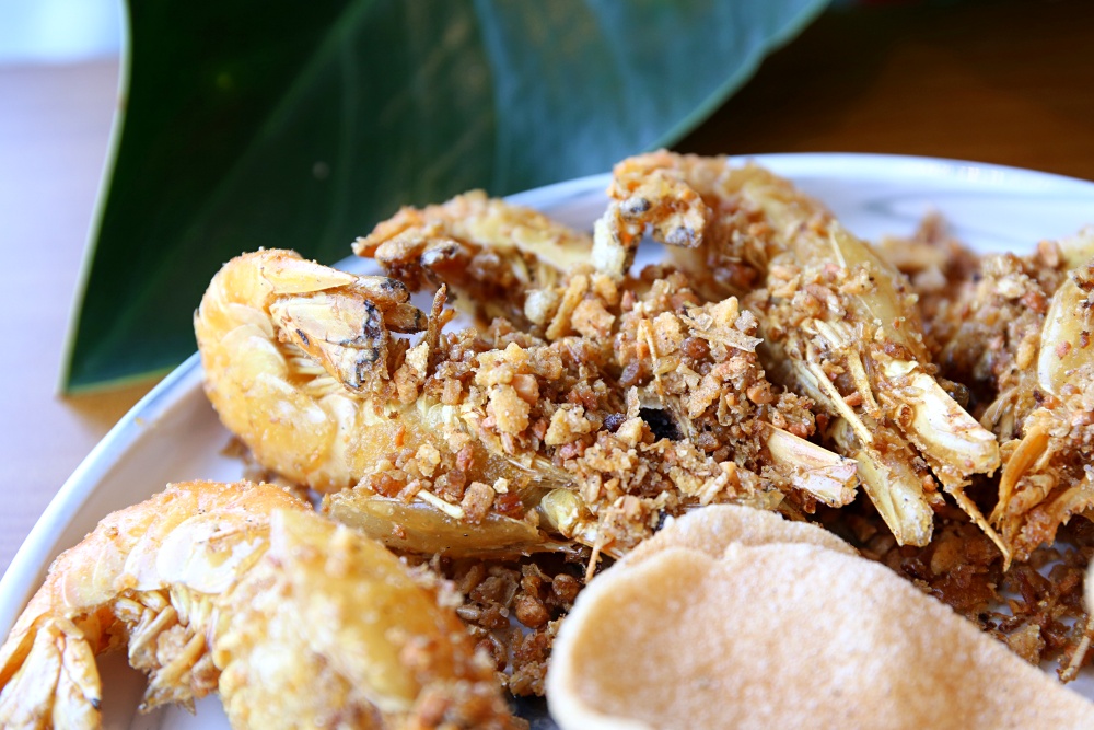 鴻龍宴 整艘大船開進店好文青 新菜單有八種活蝦料理 滿滿泰國蝦吃起來！