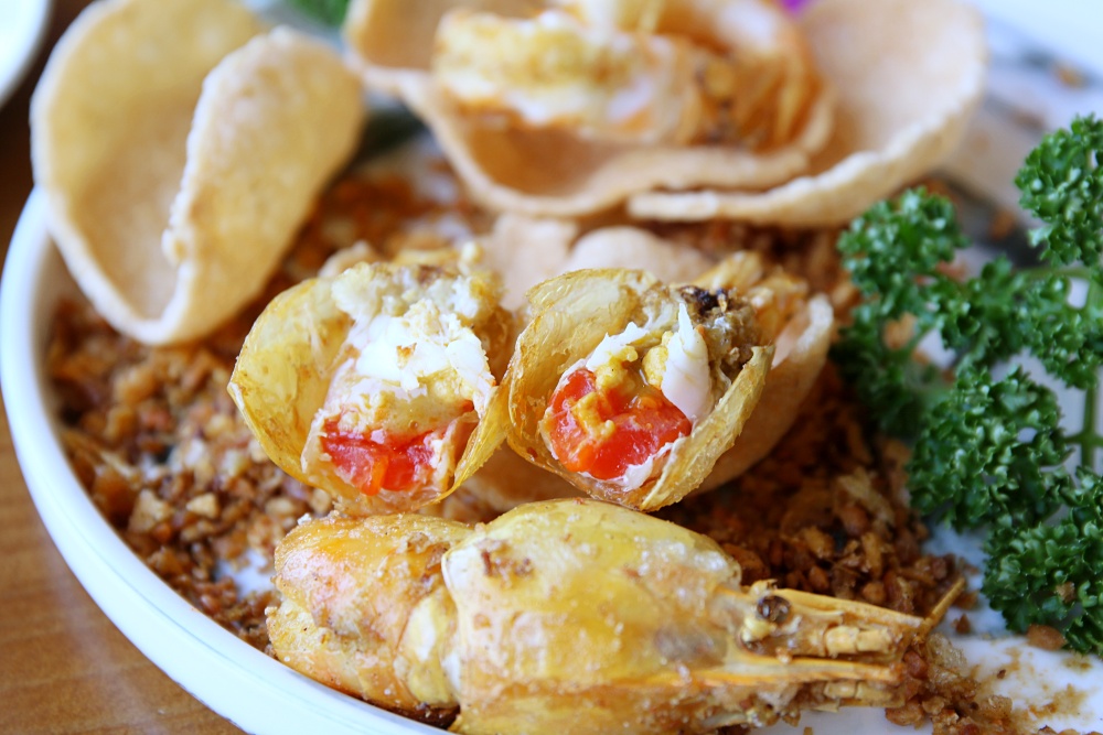 鴻龍宴 整艘大船開進店好文青 新菜單有八種活蝦料理 滿滿泰國蝦吃起來！