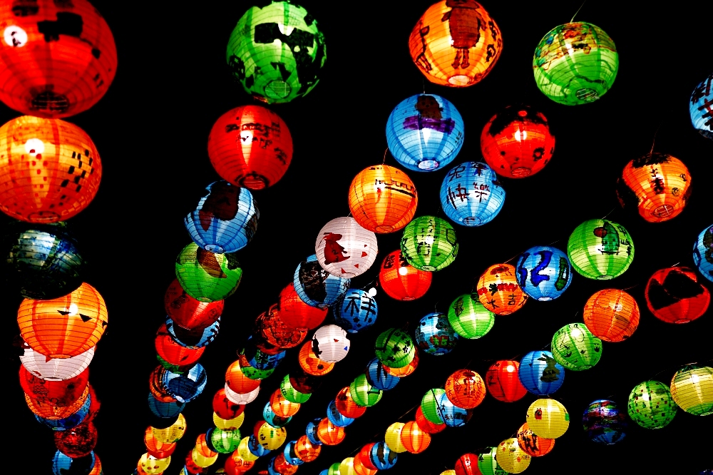 埔里森林逐燈祭 | 2023埔里燈會融入濃濃山城特色，拎著松果提燈、森林火炬漫步森林小徑好浪漫！