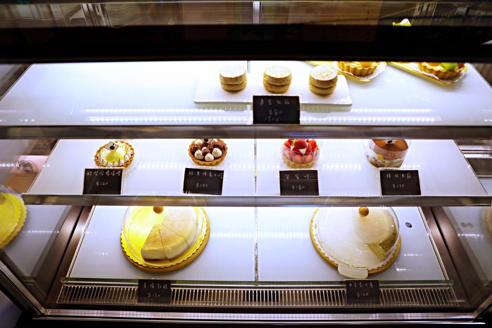 小鍋甜點 | 隱身大魯閣新時代巷弄裡的台中不限時咖啡廳，手工甜點限量製作，鬆餅、檸檬塔、裸蛋糕，還有客製化蛋糕！