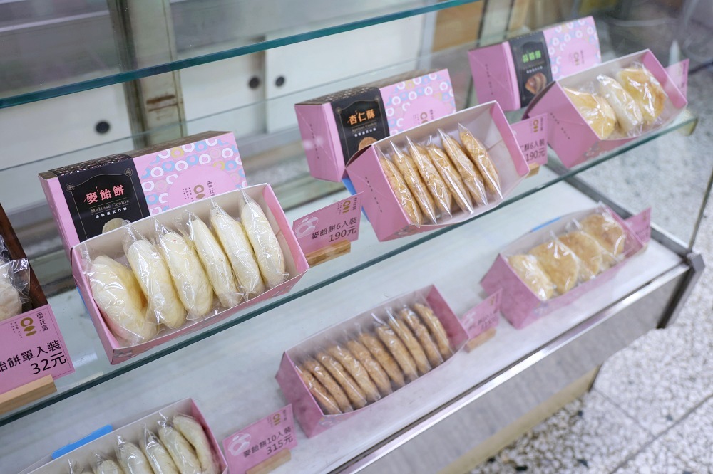 雪花齋 | 台中百年餅店，古早味砂糖蛋糕捲，香甜蓬鬆必買伴手禮