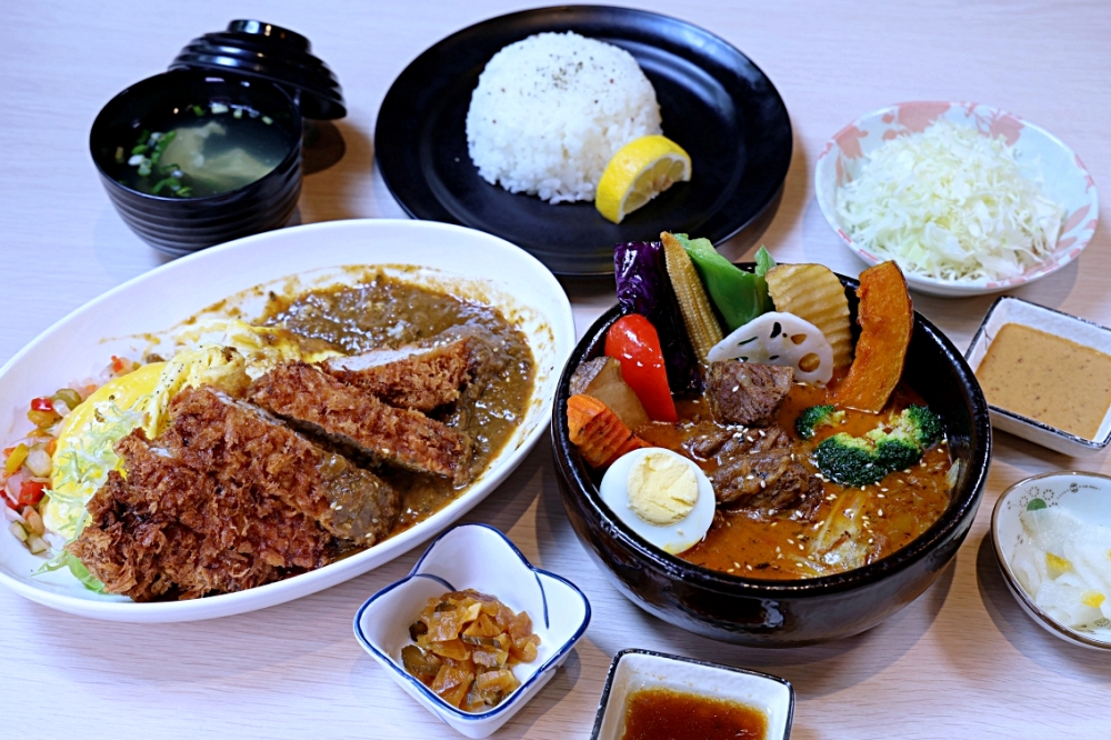 禾荳家 | 道地北海道湯咖哩、熟成咖哩好下飯，高麗絲小菜飲品全都吃到飽，台中咖哩飯推薦