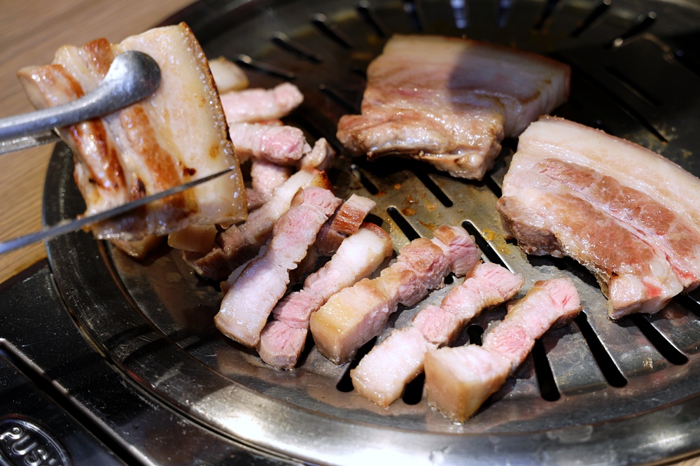 五花肉KR mini韓國烤肉 | 韓式烤肉吃到飽400多一點點起，百種美食+自助吧超澎湃！台中吃到飽推薦