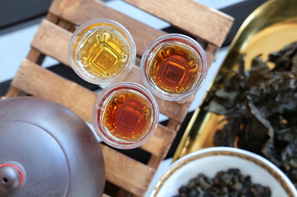 金色魔法紅茶G COLOUR | 茶師鮮萃平價好喝，全新杯身美翻，台中手搖飲推薦