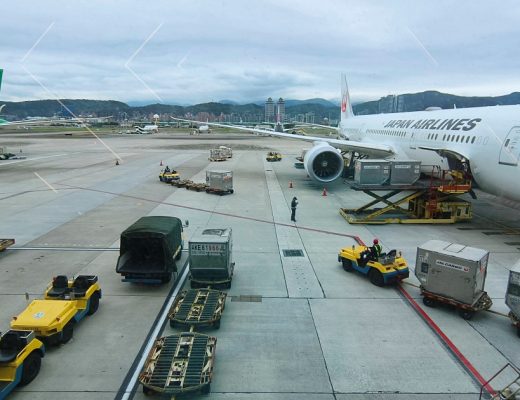 松山機場國際線，機場交通、5間餐飲與伴手禮介紹