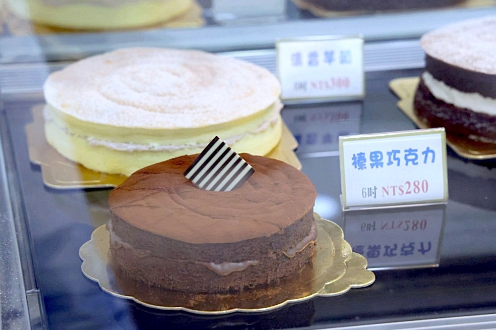 2度C Ni Guo逢甲店 | 台中千層蛋糕，超過30層綿密爽口，每日限量賣就沒囉！