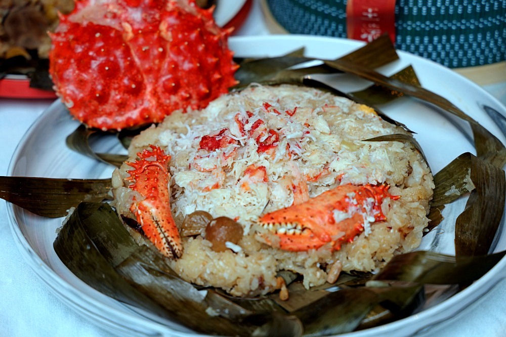 印月餐廳 | 超豪華端午禮盒，帝王蟹粽牛三寶粽，手編提籃質感滿點