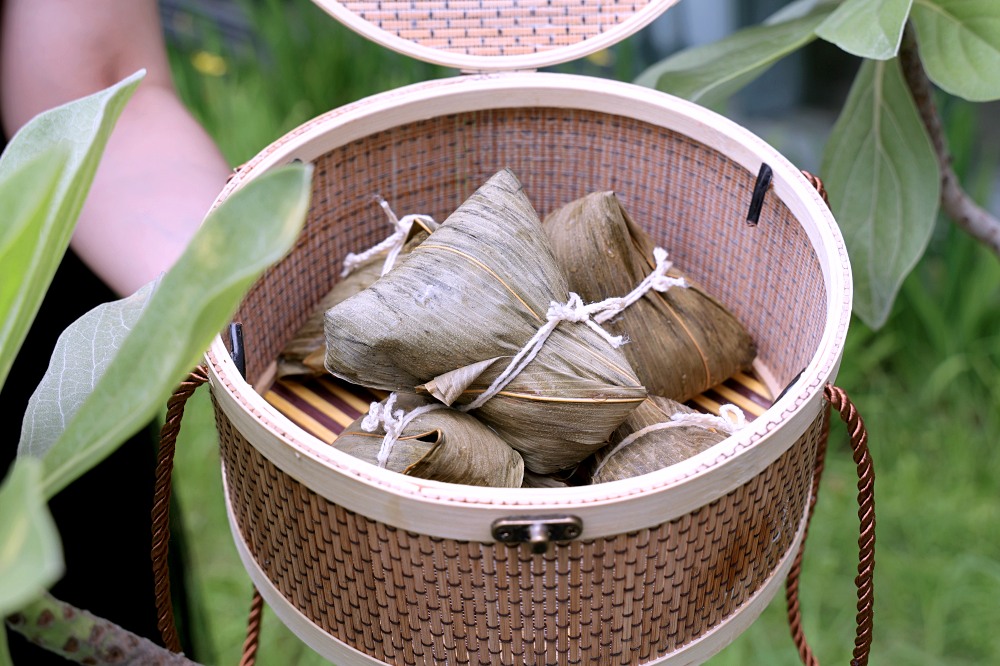 印月餐廳 | 超豪華端午禮盒，帝王蟹粽牛三寶粽，手編提籃質感滿點