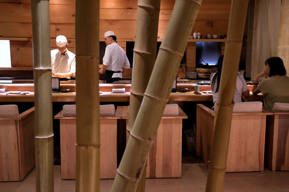 響壽司HIBIKI | 隱身七期15年的三代目餐廳，包廂超搶手，台中無菜單料理推薦