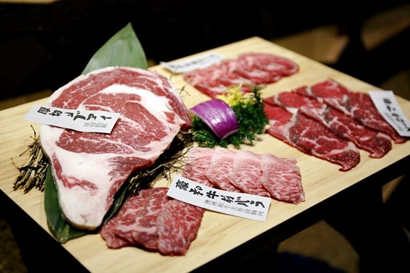 台中 | 牧島燒肉 全新菜單網羅澳洲和牛、伊比利豬、盤克夏豬 根本高檔肉品大集合甜點是哈根達斯