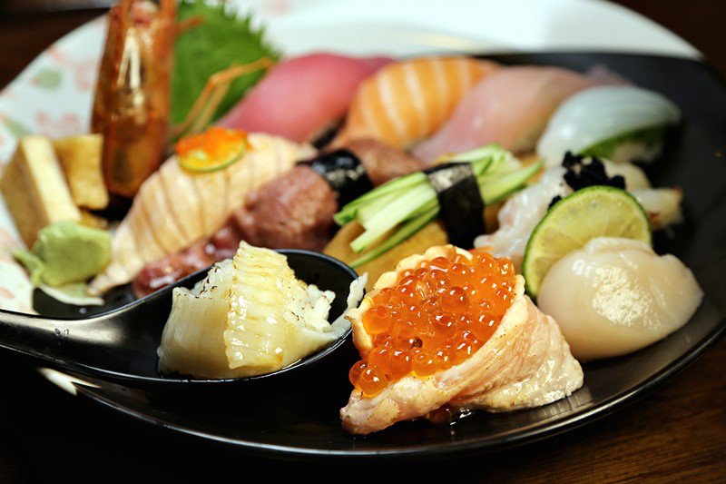 台北 | 東區居酒屋 喂喂 moshi moshi 宵夜就是握壽司了！