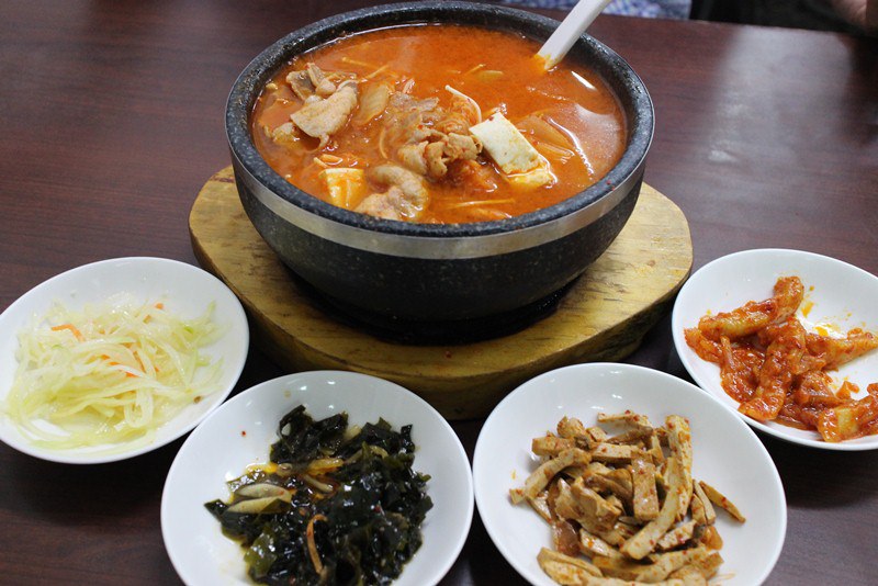 台中 | 韓石館 排隊才能吃到的韓式平價鍋物